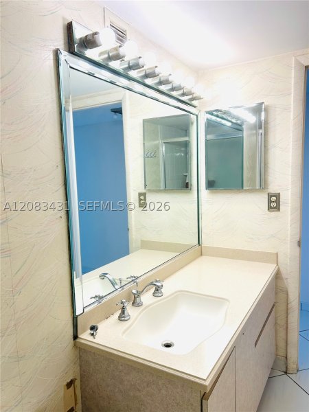 Apartment for rent at Hallmark of Hollywood 1404