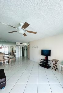 Aluguel de apartamento no Hallmark of Hollywood 1404