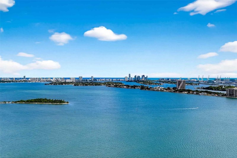 Apartment for rent at Aria Reserve Miami 3007