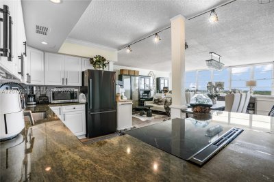 Comprar apartamento no Bayview Towers E1
