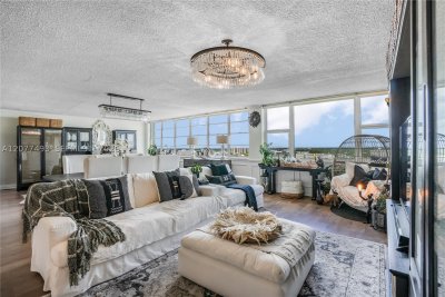 Comprar apartamento no Bayview Towers E1