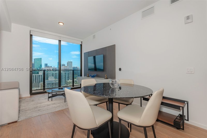 Aluguel de apartamento no The Elser Hotel and Residences 3417