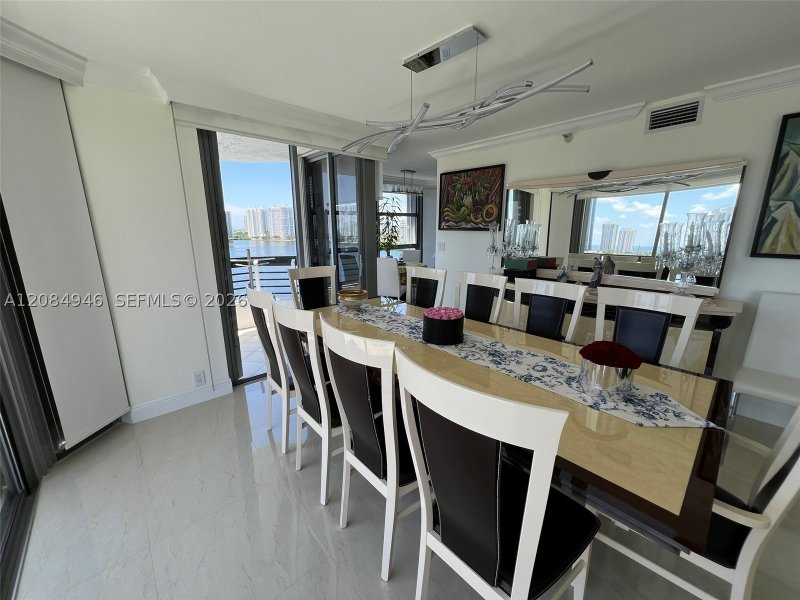 Condo for sale at Mystic Pointe 500 1215
