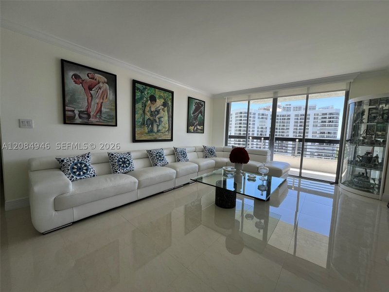Condo for sale at Mystic Pointe 500 1215