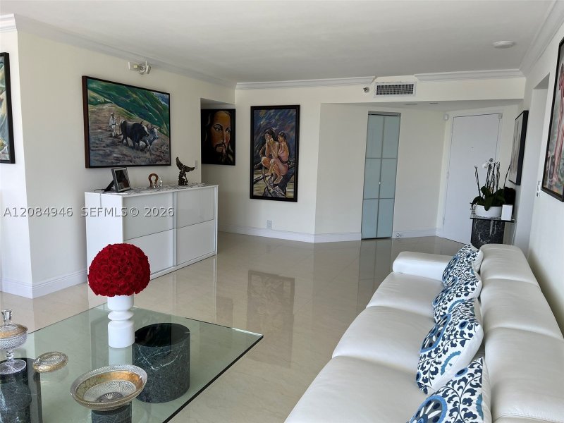Condo for sale at Mystic Pointe 500 1215