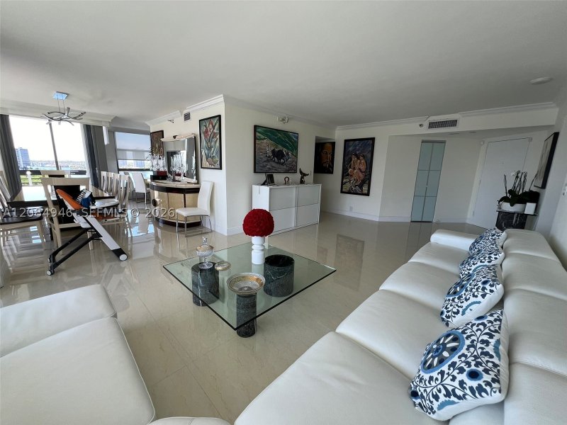 Condo for sale at Mystic Pointe 500 1215