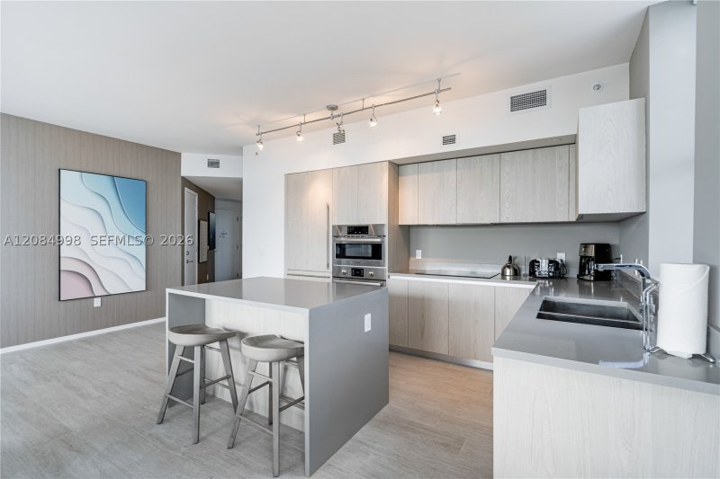 Condo for sale at Hyde Beach House R1609