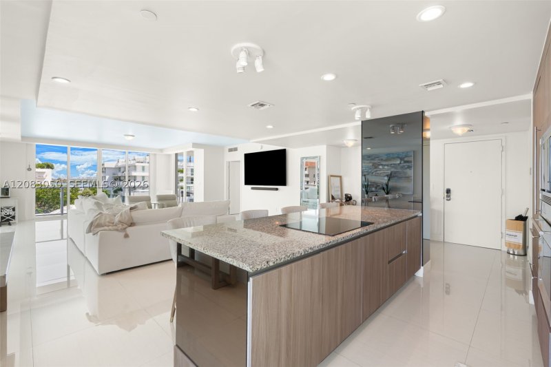 Condo for sale at Pearl House 601