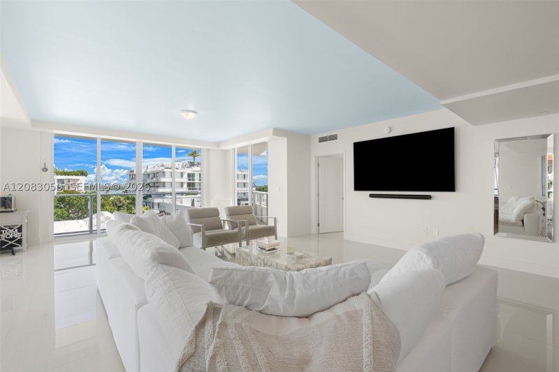 Condo for sale at Pearl House 601