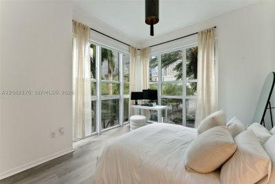 Aluguel de apartamento no The Plaza Tower II 201