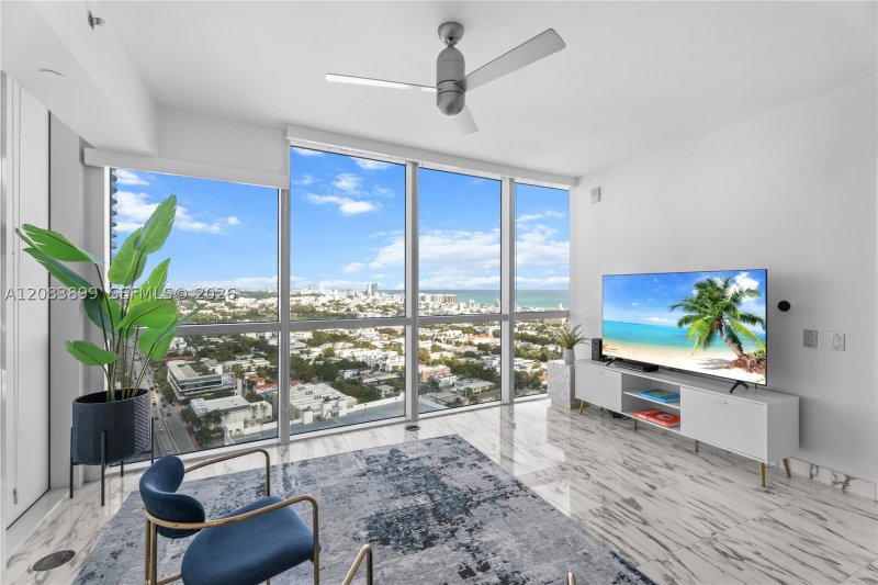 Condo for sale at Icon South Beach 3008