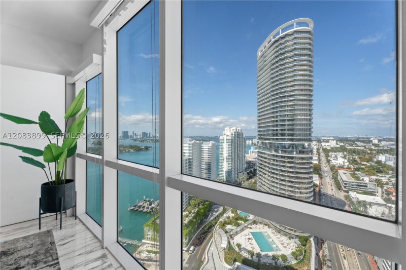 Condo for sale at Icon South Beach 3008