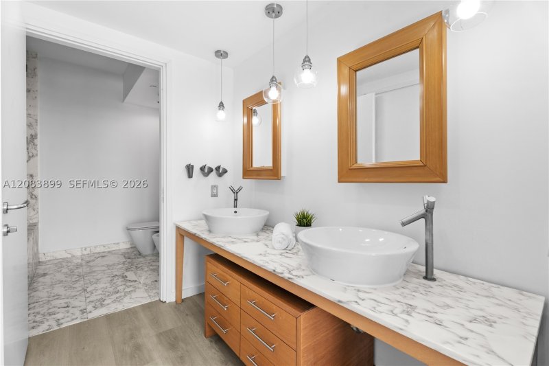 Condo for sale at Icon South Beach 3008