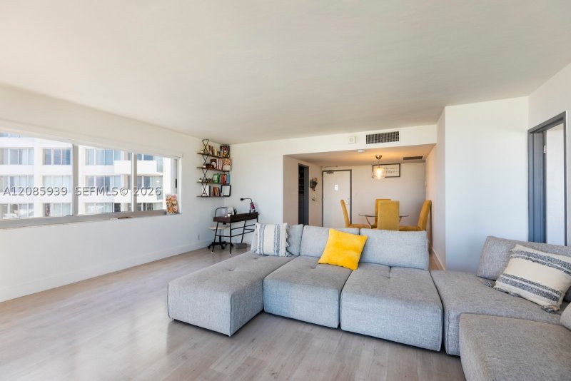 Condo for sale at Mirador North Tower 907