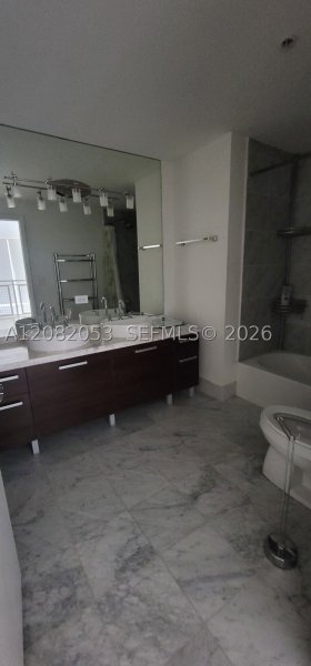 Condo for sale at Vizcayne Everglades On The Bay 652
