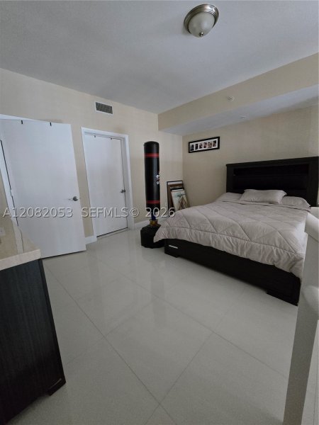 Condo for sale at Vizcayne Everglades On The Bay 652