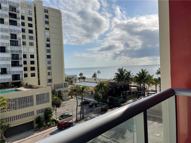 Condo for sale at Costa Hollywood N502