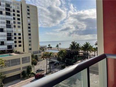 Comprar apartamento no Costa Hollywood N502