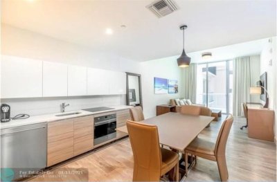 Comprar apartamento no Costa Hollywood N502