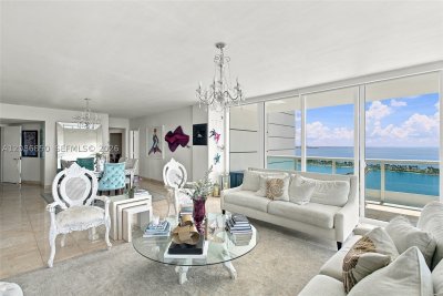 Comprar apartamento no Bristol Tower 2205