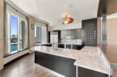 Comprar apartamento no Carbonell 504