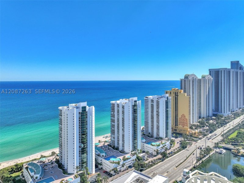 Apartment for rent at Oceania 3 2136