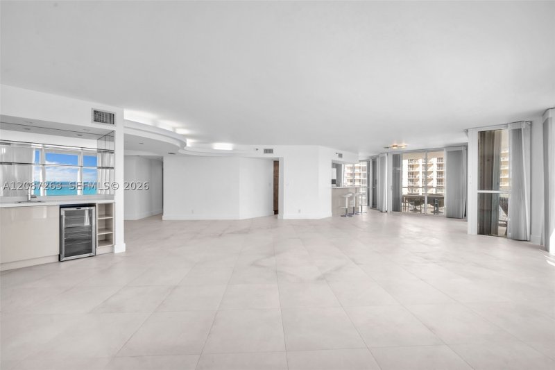 Apartment for rent at Oceania 3 2136