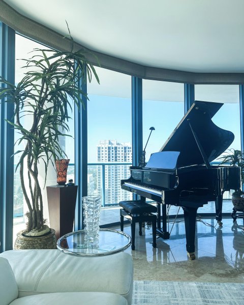 Condo for sale at Las Olas River House 3502