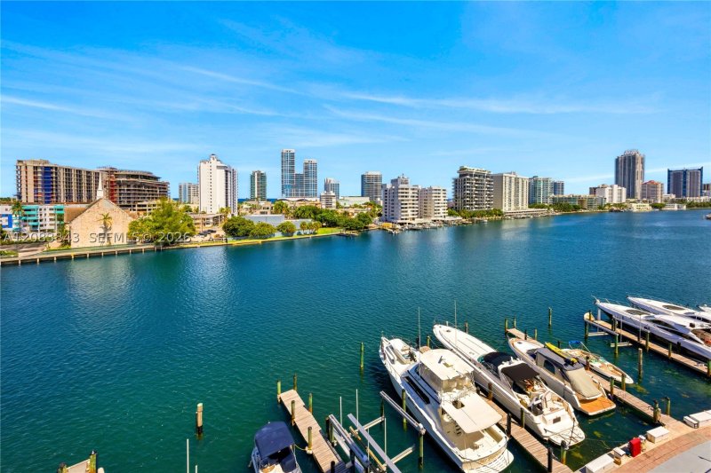 Condo for sale at King Cole 601