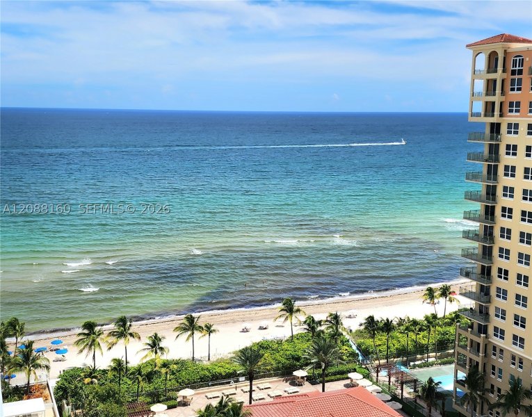 Condo for sale at Parker Plaza Estates 1710