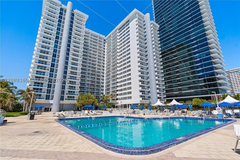 Condo for sale at Parker Plaza Estates 1710