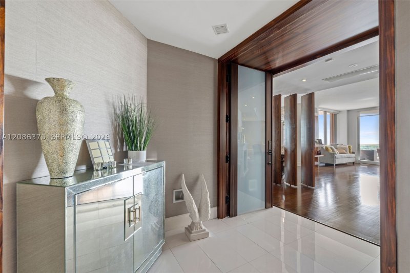 Condo for sale at The Gables Club 9D