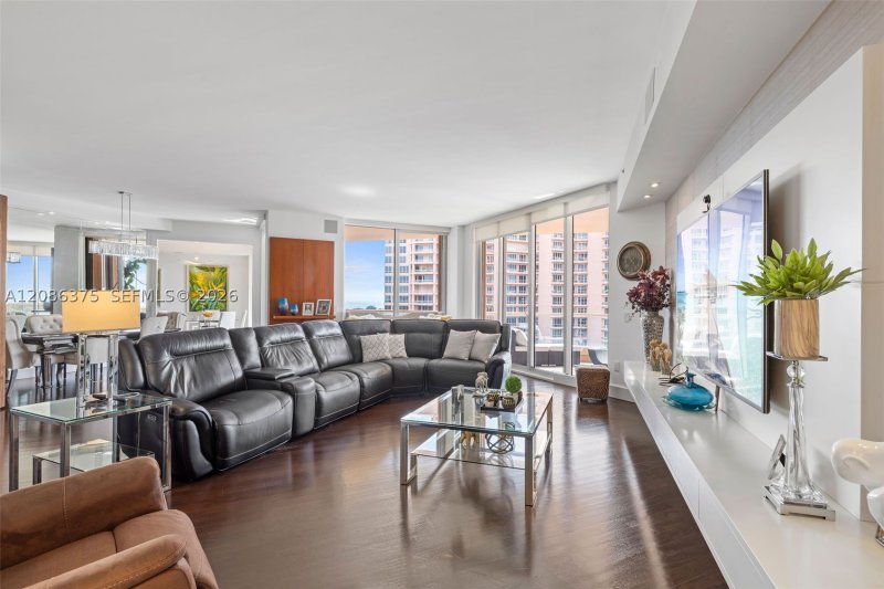 Condo for sale at The Gables Club 9D