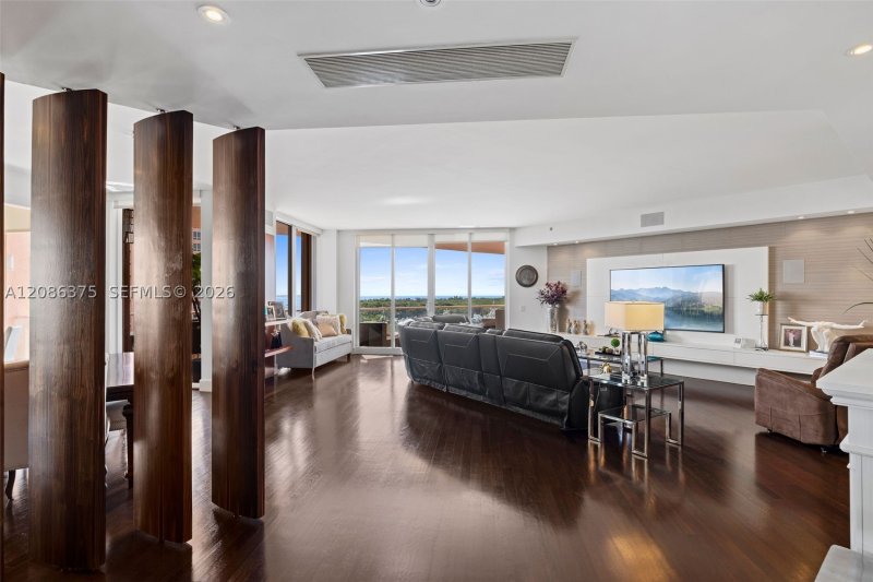Condo for sale at The Gables Club 9D