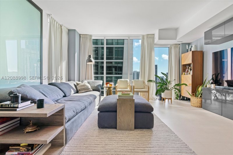 Condo for sale at Ten Museum Park 3908
