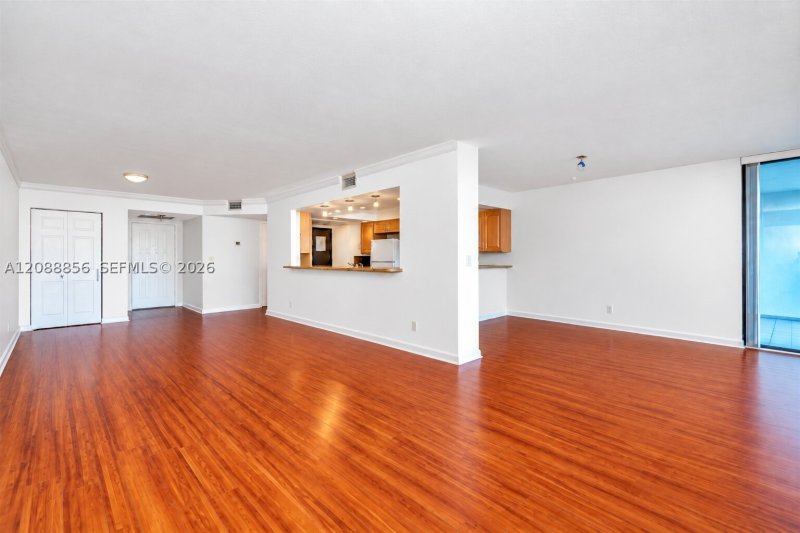 Comprar apartamento en 200 Leslie 204