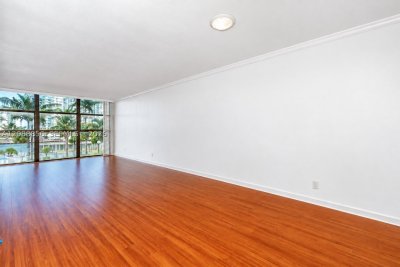 Comprar apartamento no 200 Leslie 204