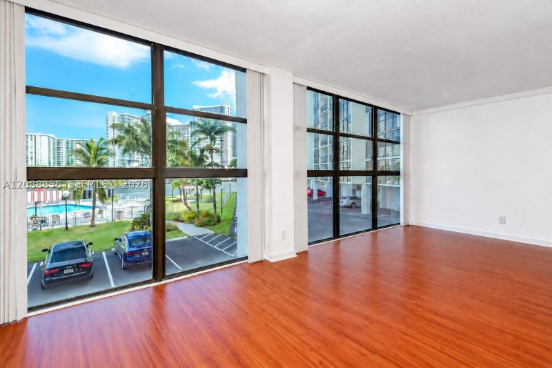 Comprar apartamento en 200 Leslie 204