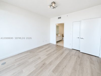 Aluguel de apartamento no Marina Blue 3306