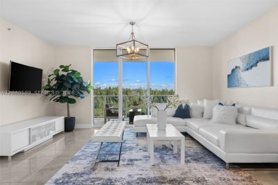 Comprar apartamento no One Fifty One at Biscayne 701