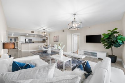 Comprar apartamento no One Fifty One at Biscayne 701