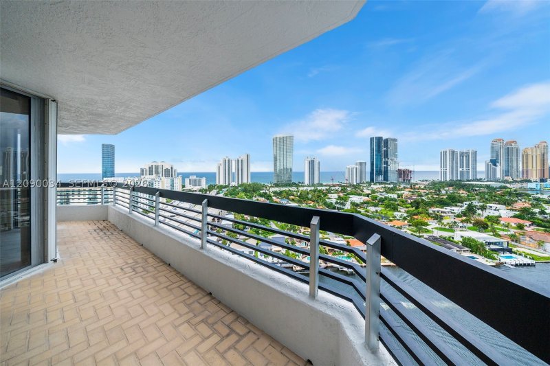 Comprar apartamento no Mystic Pointe 100 2406