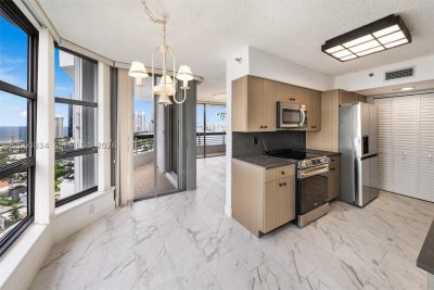 Comprar apartamento no Mystic Pointe 100 2406