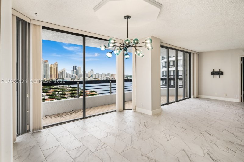 Comprar apartamento no Mystic Pointe 100 2406
