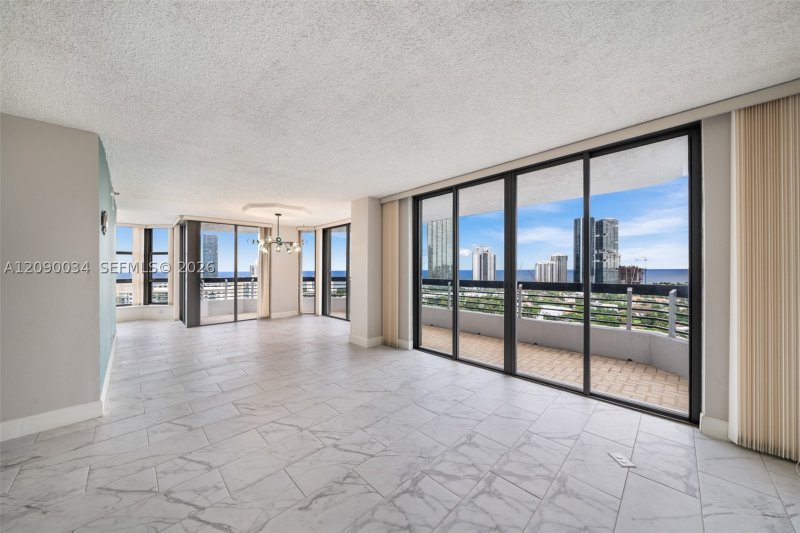 Comprar apartamento no Mystic Pointe 100 2406