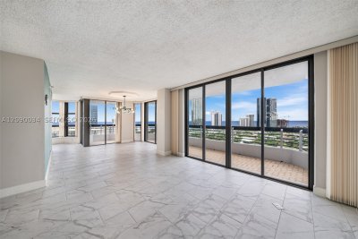 Comprar apartamento no Mystic Pointe 100 2406
