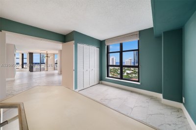 Comprar apartamento no Mystic Pointe 100 2406