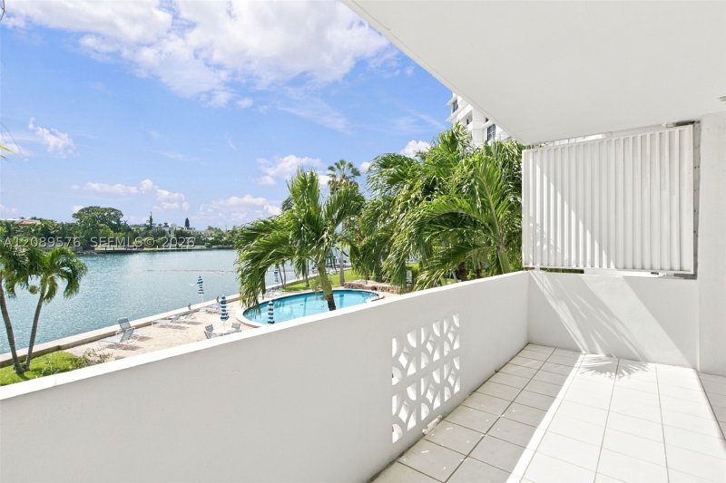 Condo for sale at The Mediterranean 201