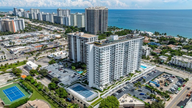 Condo for sale at Berkley South 8B