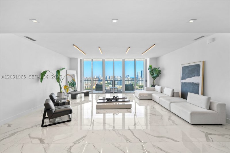Comprar apartamento en Parque Towers at St. Tropez 4-PH-03